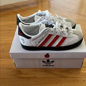 Adidas Hello Kitty Gazelle